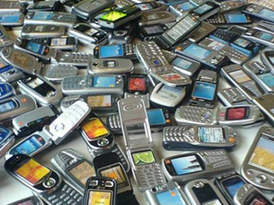 Πήραν «φωτιά» τα κινητά τις γιορτές