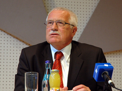 Πιο σημαντικά τα «εν οίκω» από τα «εν δήμω» στην ΕΕ λέει ο Κλάους