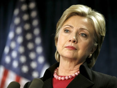 Τρόπους καταπολέμησης της πειρατείας ψάχνει η Κλίντον