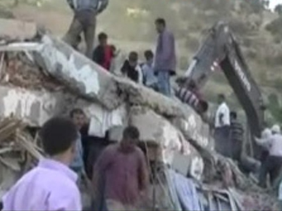 Κατάρρευση κοιτώνα με δεκάδες νεκρά παιδιά