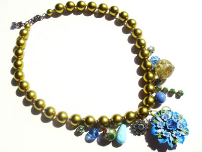 Κοσμήματα από… σκουπίδια και ανακυκλώσιμα υλικά