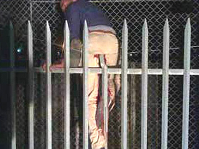 Προσοχή στο… κάγκελο