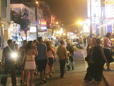 Γιος αστυνομικού ”πουλούσε” προστασία