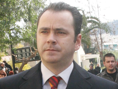 Στήριξη στον κομιστή και από Κουκοδήμο