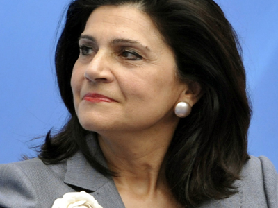 Στην κηδεία με… νυφικό