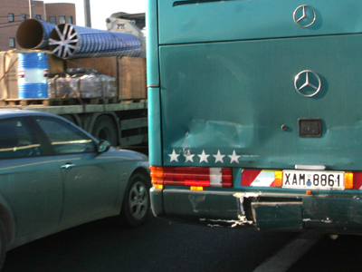 Τροχαίο δυστύχημα υπεραστικού λεωφορείου και επιβατικού ΙΧ