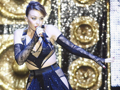 Η «διαστημική» εμφάνιση της Κάιλι Μινόγκ στο Μαρόκο