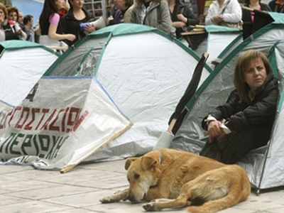 Για τρίτη ημέρα στο Σύνταγμα οι εργαζόμενοι του Λαναρά