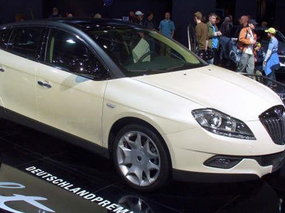 Η Lancia απαντά στην κρίση