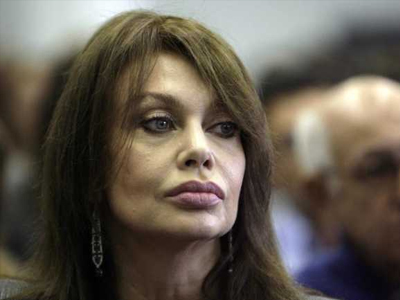 Αίτηση διαζυγίου υπέβαλε η σύζυγος του Μπερλουσκόνι