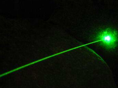 Τέσσερις συλλήψεις για τις επιθέσεις με λέιζερ κατά πιλότων