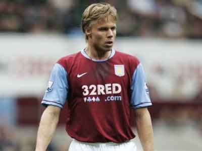 «Κρεμάει» τα παπούτσια του ο Martin Laursen