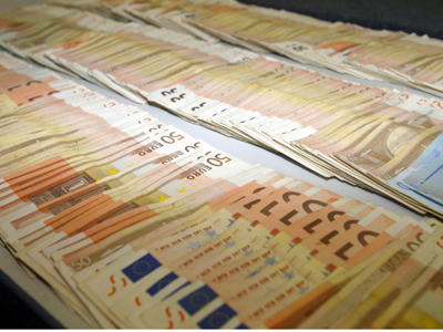 Υπεξαίρεσε 1.200.000 ευρώ