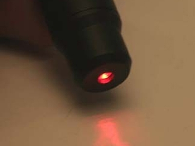 Αστυνομικός «τύφλωνε» με λέιζερ τους παίκτες του Άρη