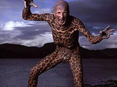 Ο άνθρωπος- λεοπάρδαλη εγκατέλειψε τη ζούγκλα