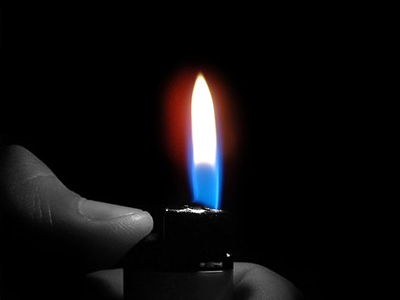 Προσπάθησε να κάψει μια αράχνη και… έκαψε το σπίτι του