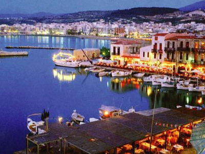 Αμάξι έκανε «βουτιά» στη θάλασσα