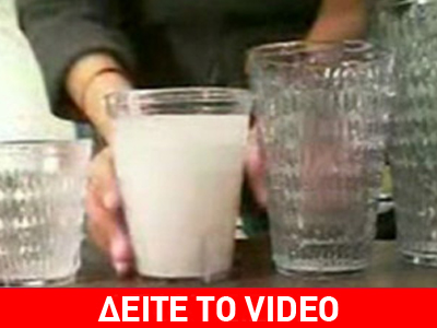 ”Μαγικό” υγρό γεμίζει ως πάνω…  ανόμοια ποτήρια