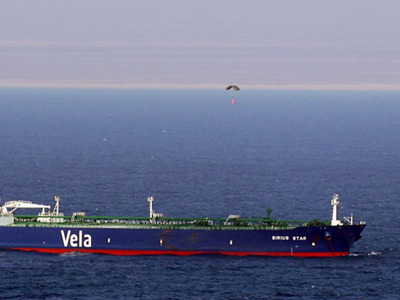 Πειρατές απελευθέρωσαν τάνκερ – μαμούθ