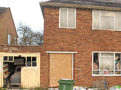 Έζησε και πέθανε μέσα σε τόνους σκουπιδιών