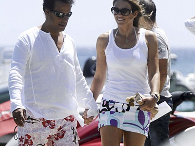 Η Λιζ Χάρλει στη Μύκονο