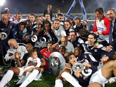 Νταμπλ για τη Λυών