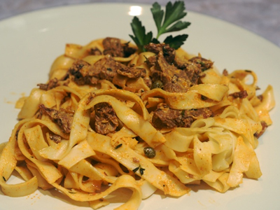 Πολιτικός παραιτήθηκε … επειδή ζήτησε περισσότερο φαγητό