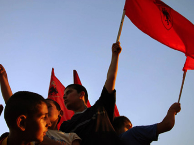 Εκλογές με βία στα Σκόπια