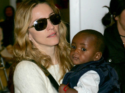 Η Μαντόνα πονά για την υιοθεσία