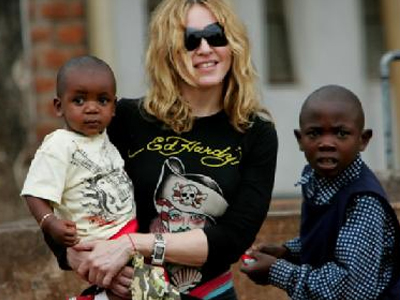 Έφτασε στο Μαλάουι η Μαντόνα