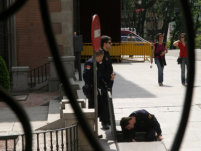 Ένοπλος άνοιξε πυρ έξω από κλαμπ στη Μαδρίτη