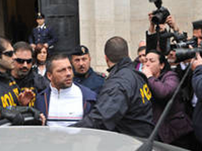 Μαζικές συλλήψεις μελών της μαφίας της Νάπολης