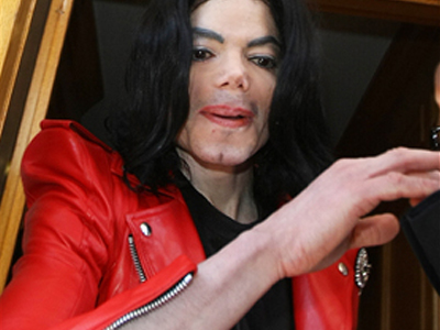 Στο χειρουργείο ο Michael Jackson