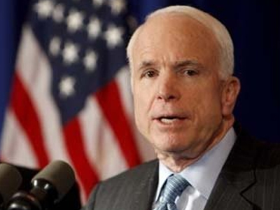 Συνάντηση αρχιεπισκόπου Δημητρίου με Μακ Κέιν