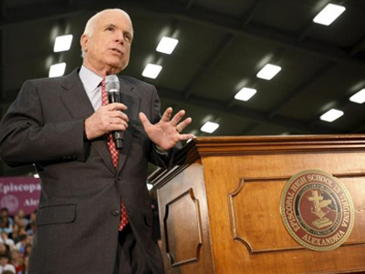 Αποδοκίμασαν τον Μακέιν