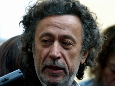 Φωνάζει ο κλέφτης να φοβηθεί ο νοικοκύρης