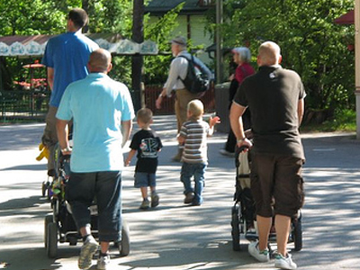 Αρσενική νταντά “γύρισε” πορνό με το παιδί που πρόσεχε