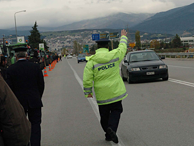 Κλειστές για τρίτη ημέρα οι εθνικές οδοί