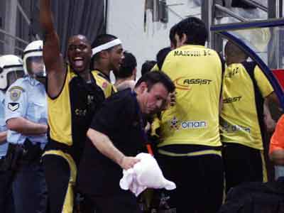 Γνώρισαν την αποθέωση παίκτες του Αμαρουσίου, επίτιμος δημότης ο Μαρκόπουλος