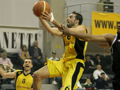 Εκβιάζει τώρα ο Βωβός