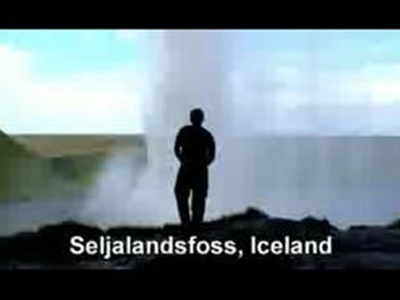 Γυρίζει τον κόσμο χορεύοντας