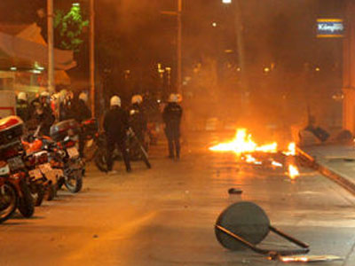 Επίθεση σε διμοιρία των ΜΑΤ