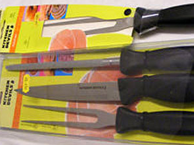 Η Αστυνομία πουλά… μαχαίρια