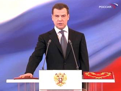 Πρόγραμμα επανεξοπλισμού ανακοίνωσε ο Μεντβέντεφ