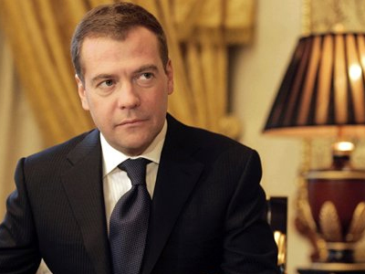 Μεντβέντεφ: “Οι ΗΠΑ επανεξοπλίζουν τη Γεωργία”