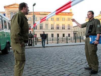 Ο… εφιάλτης του Β’ Παγκοσμίου κάτω από τα πόδια της Μέρκελ