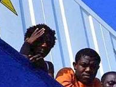 ”Άνοιξε τις πύλες της” στους λαθρομετανάστες η Ιταλία