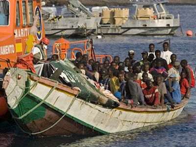 Φόβοι για πνιγμό δεκάδων μεταναστών στην Ισπανία