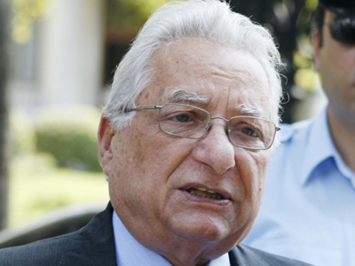 Ο Πέτρος Μολυβιάτης στη zougla.gr: “Μοιράζουμε αποζημιώσεις, αλλά δεν τις παίρνουν οι πυρόπληκτοι”