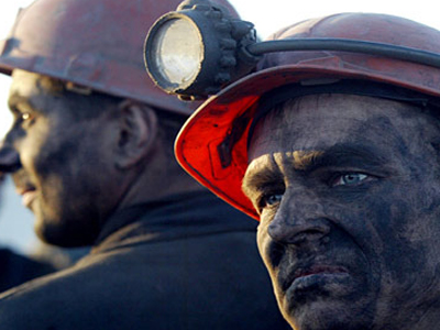 Δύο ανθρακωρύχοι σώθηκαν, 35 παραμένουν εγκλωβισμένοι